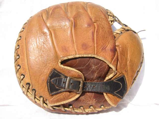 Mickey Cochrane Reach 1 Back